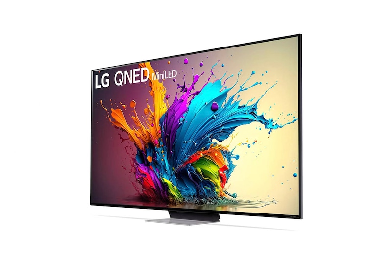 LG QNED MiniLED AI QNED91 4K Smart Fernseher aus einer stärker angewinkelten vorderen rechten Perspektive, zeigt Bildschirm und zentralen Standfuß.
