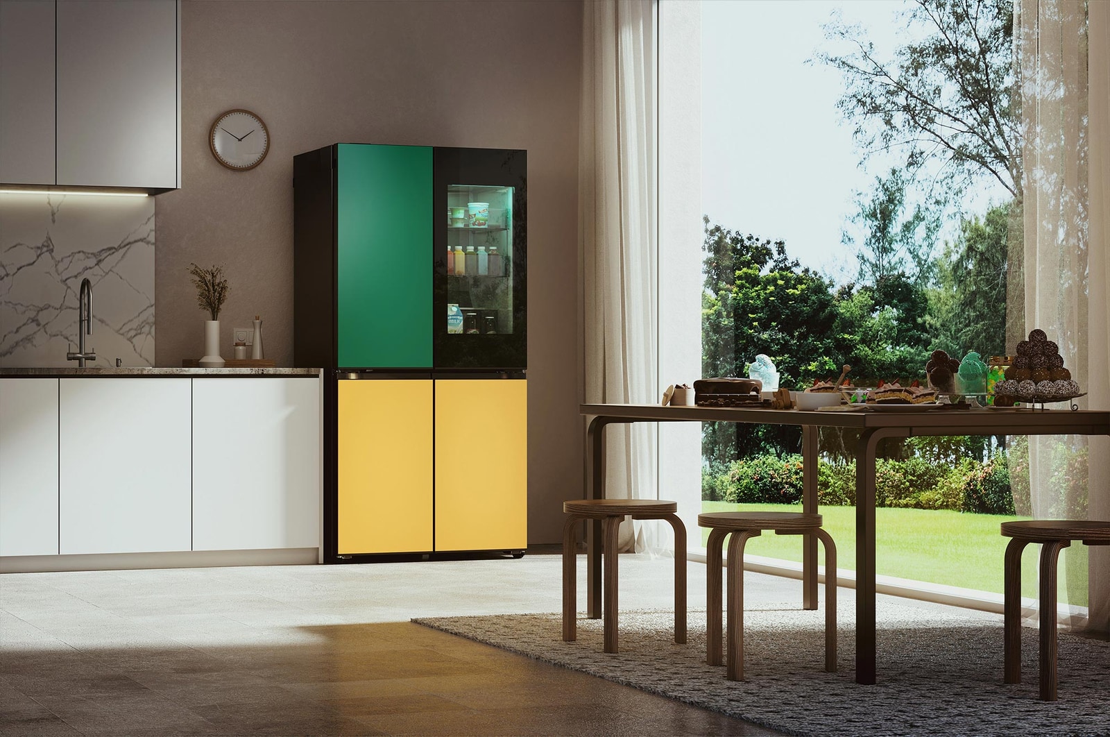 LG MoodUP™ Kühlschrank GMV960NNME mit leuchtend grüner und gelber LED-Türfarbe, integriert in eine moderne Küche, demonstriert die Farbanpassung der Türpaneele.