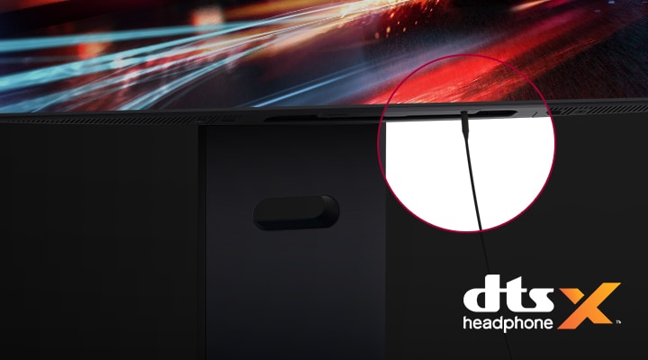 Das 4-polige Kopfhörerkabel ist mit dem Monitor verbunden.