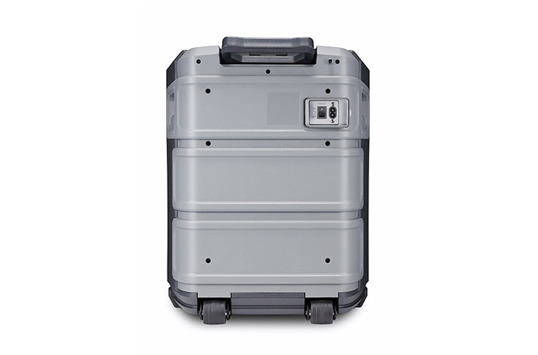 LG Tragbarer Outdoor Lautsprecher mit 50 Watt | XBOOM Go | Bluetooth & Radio | USB | IPX4, FJ3