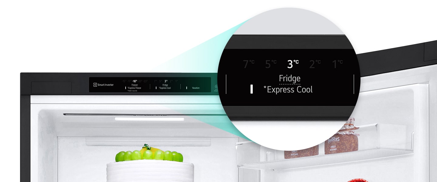 Nahaufnahme der Express Cool Schaltfläche an der Oberseite des Kühlschranks.