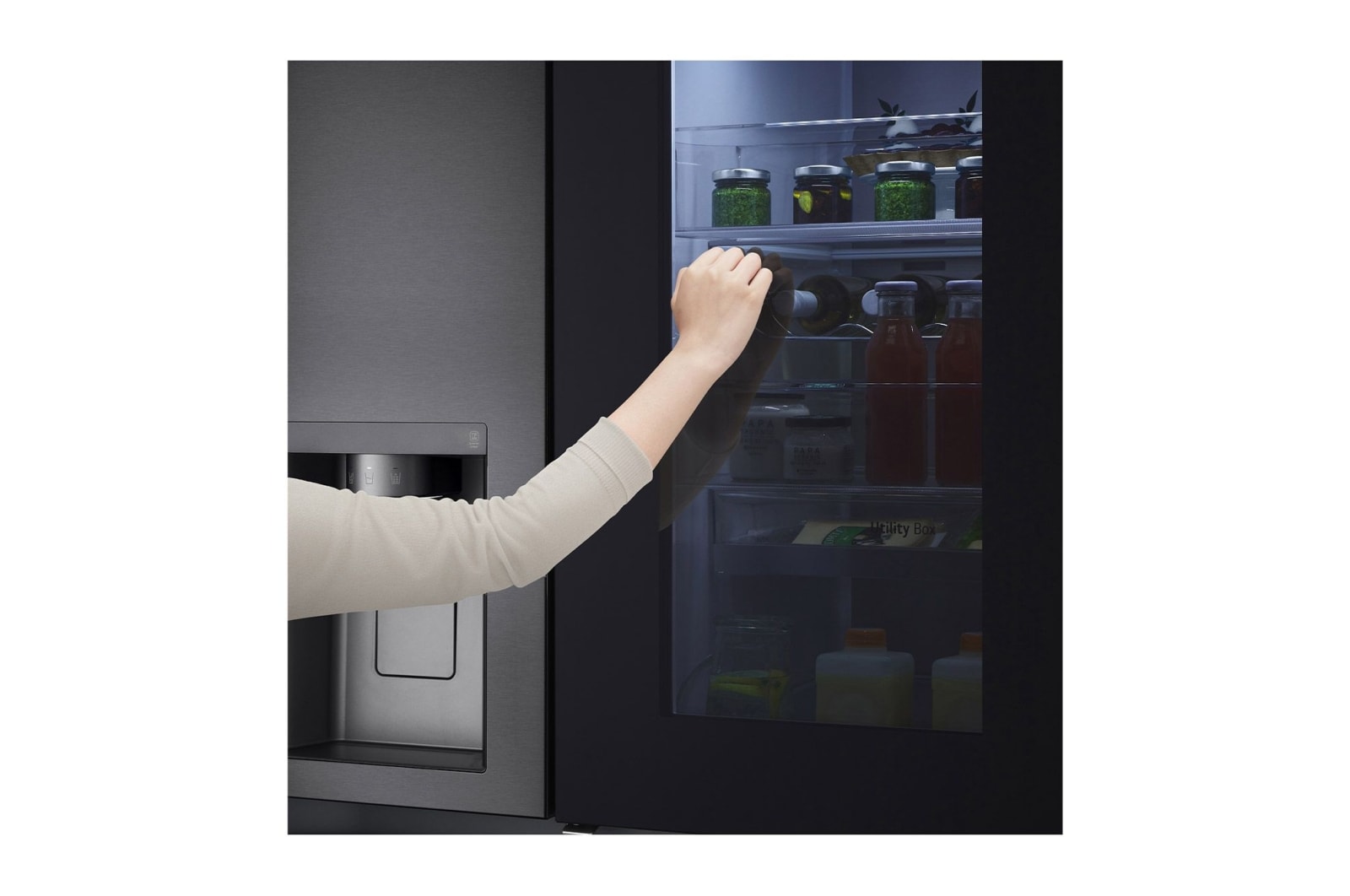 LG Side-by-Side mit InstaView Door-in-Door® | Eis-, Crushed Ice- und Wasserspender  | 635 Liter Kapazität | Energieeffizienzklasse F | Interner Wassertank 4L | Matte Black | GSXV91MCAF, GSXV91MCAF