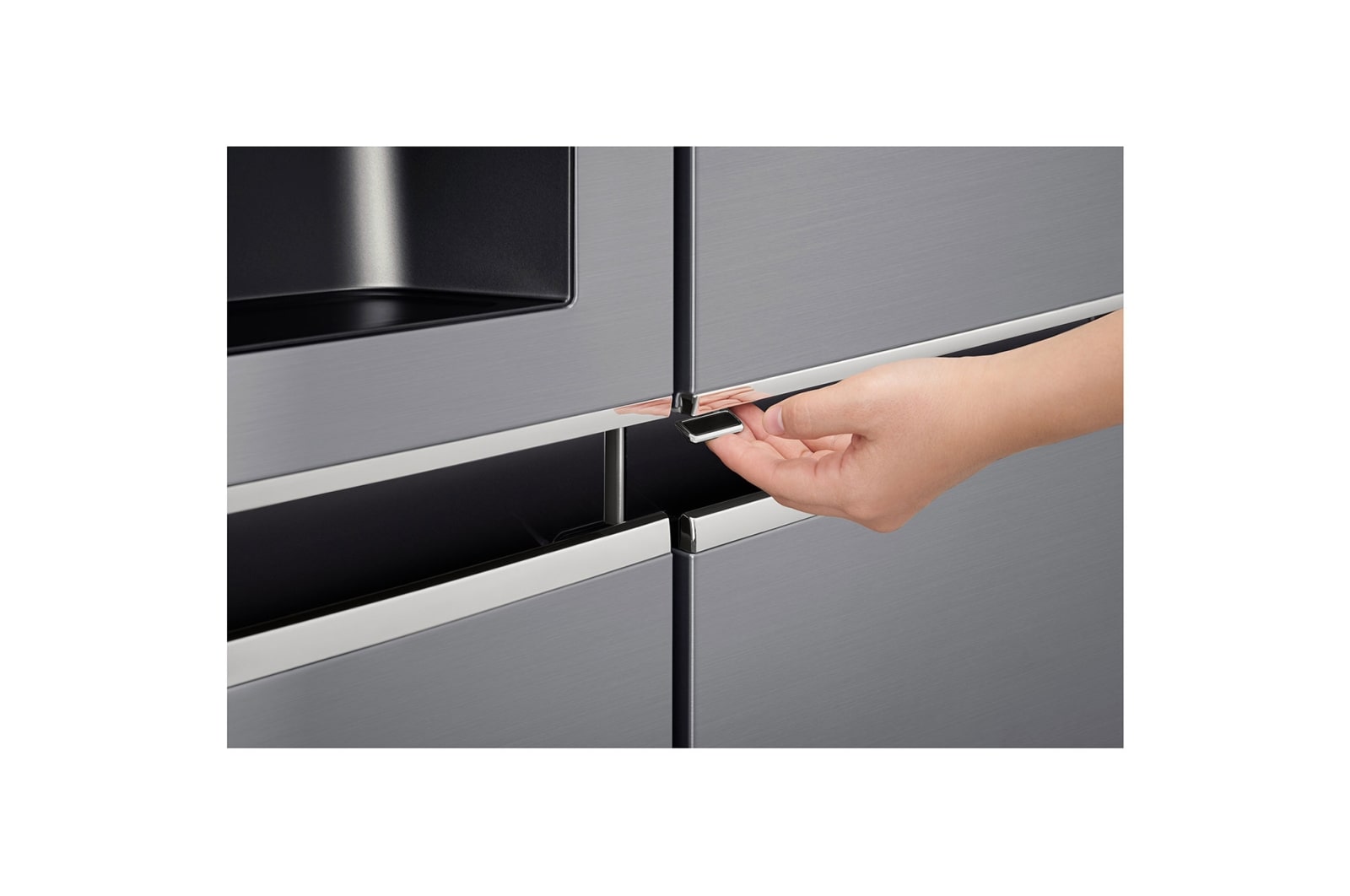 LG Side-by-Side mit Door-in-Door® |  Eis-, Crushed Ice- und Wasserspender  | 625 Liter Kapazität | Energieeffizienzklasse E | Interner Wassertank 4L | Grau | GSJ471DIDZ, GSJ471DIDZ
