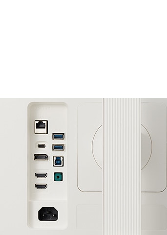USB-Typ-C, RJ45 und verschiedene Anschlüsse.