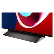 Schrägansicht des LG OLED evo TV C4 von unten