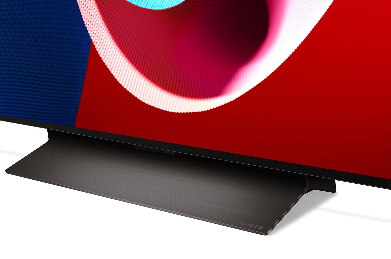 Nahaufnahme des LG OLED evo TV C4 von der Basis aus