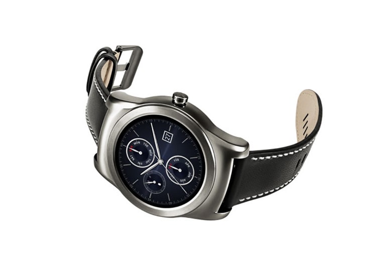 LG Smartwatch mit 1,2 GHz Quad-Core-Prozessor, 3,3 cm (1,3 Zoll) rundem Plastic-OLED-Display und Android Wear, Watch Urbane