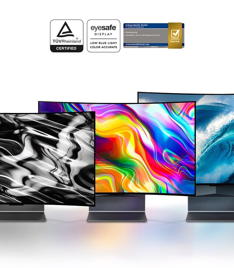 Drei LG OLED Flex-Fernseher stehen nebeneinander und auf deren Bildschirmen wird ein schwarzes abstraktes Bild, ein buntes abstraktes Bild und ein Bild mit blauer Welle gezeigt.