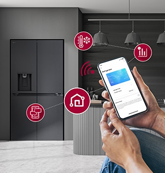 Moderne køkkeninteriør med InstaView-køleskab.