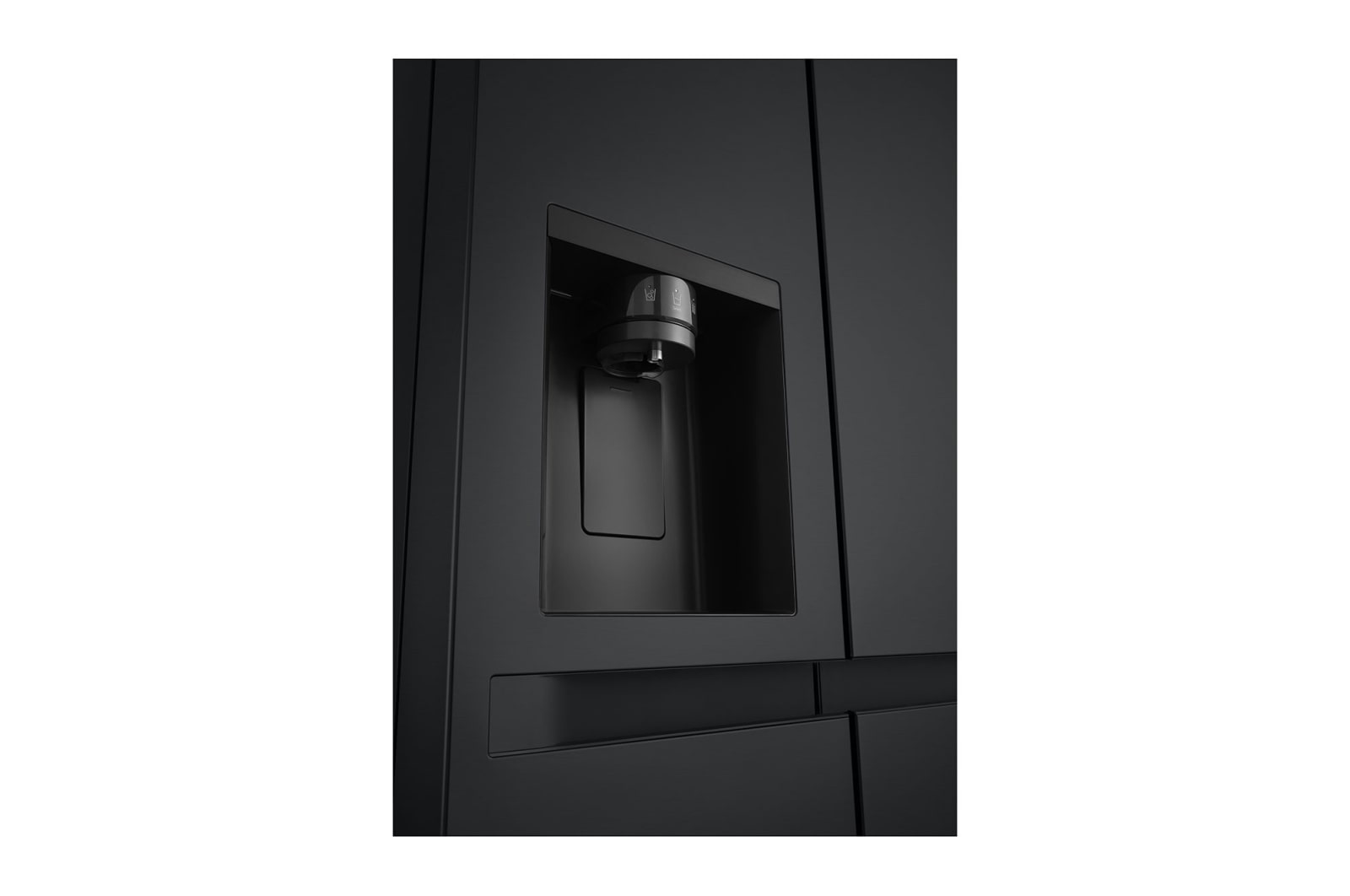 LG 638L Side by Side (Matte Black), Energiklasse E, Vand-/isdispenser med vandtilkobling, Smart Diagnosis™, GSLC40EPPE