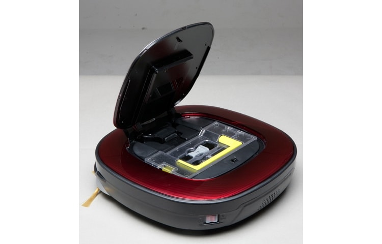 LG Quietly But Thoroughly At Work HomBot Square, VR6270LVM