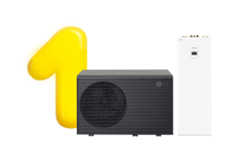 Manos sosteniendo un cuenco lleno de verduras frescas sobre una mesa.