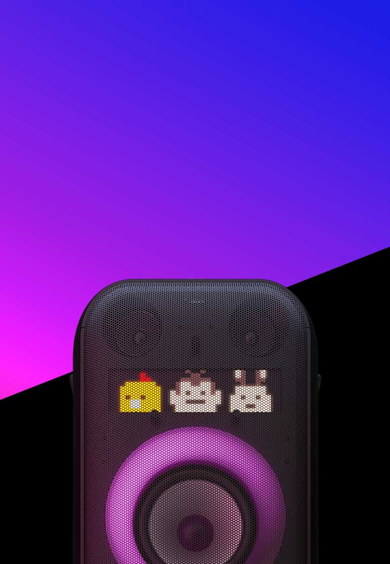 El texto se coloca en el área de degradado púrpura, debajo hay un área diagonal de color negro. El altavoz se coloca en el medio, mostrando una pantalla de pixel art y una iluminación de anillo multicolor.