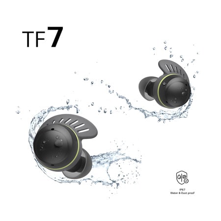 TONE Free deporitvos TF7Q salpicados de agua y gotas.