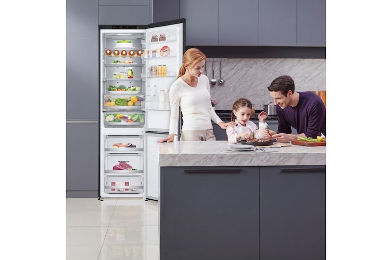 LG Frigorífico Combi 2m, Clasificación un 10% más eficiente que A, 419l, Acero Premium Antihuellas, serie Centum, GBB92MCB1P