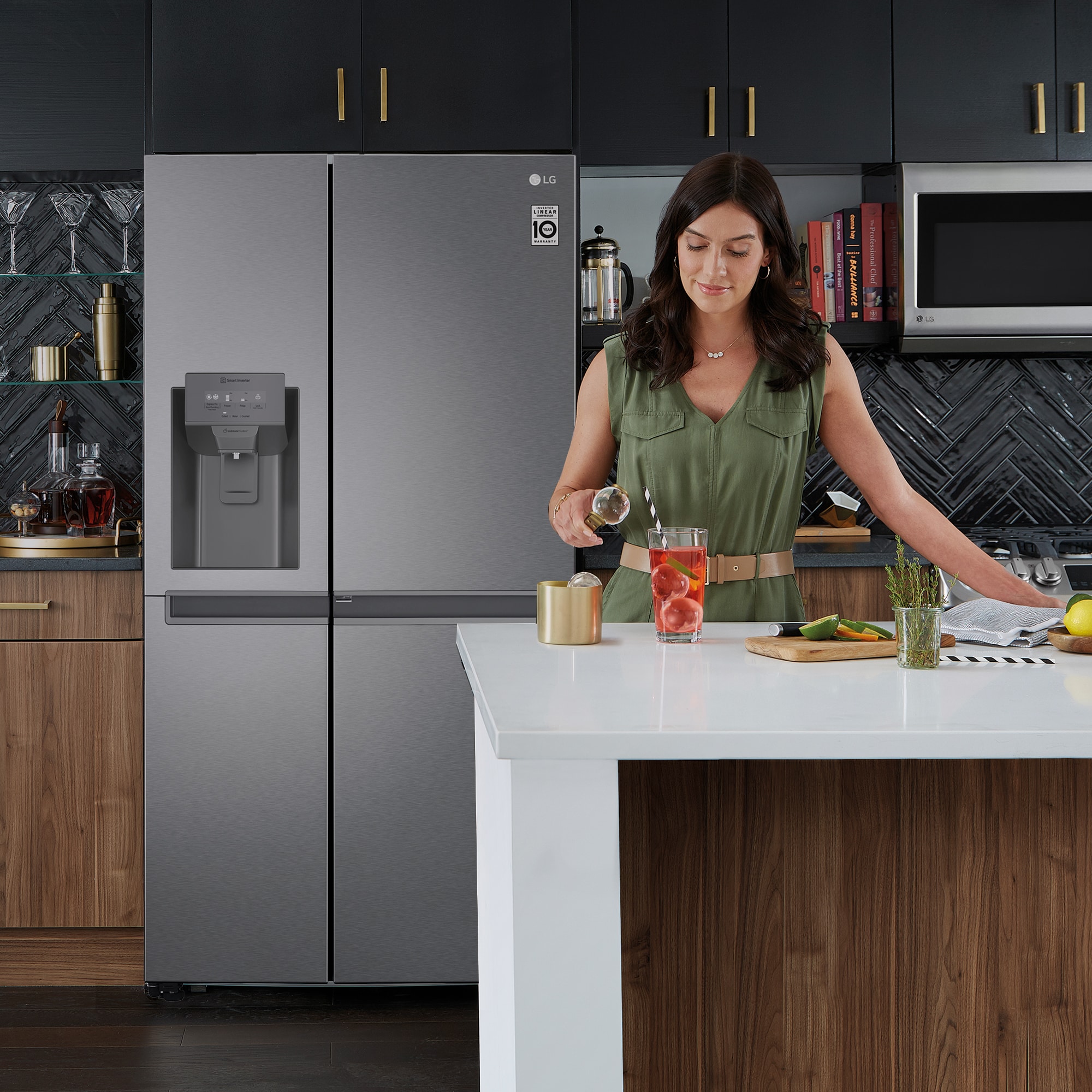 LG Frigorífico Side By side, Serie 300, sin toma de agua, Clasificación F, 634 L, GSLV31PZXM