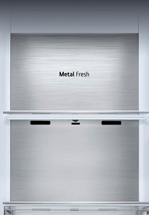 La vista frontal del panel metálico Metal Fresh con el logo "Metal Fresh"