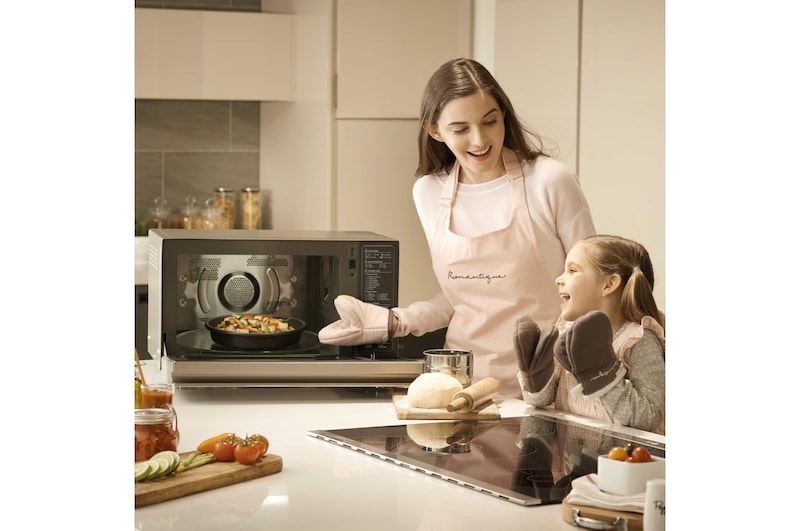 LG Horno Convección Microondas 4 en 1 Smart Inverter, con función freidora de aire, color Acero-Negro 1100W de 39 litros, MJ3965ACS