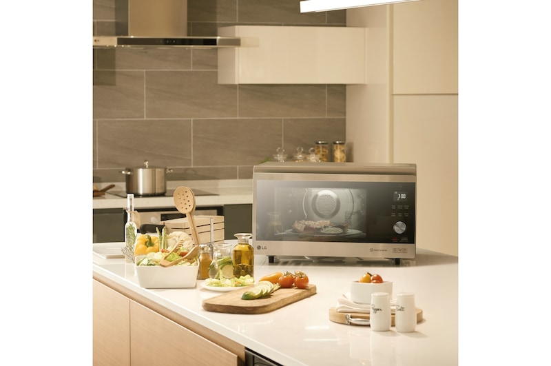 LG Horno Convección Microondas 4 en 1 Smart Inverter, con función freidora de aire, color Acero-Negro 1100W de 39 litros, MJ3965ACS