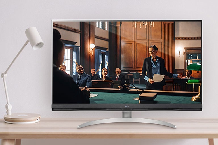 La pantalla 4K UHD (3840x2160) de 32 pulgadas proporciona una alta calidad de imagen y una precisión de color detallada gracias al DCI-P3 90% (Típ.).