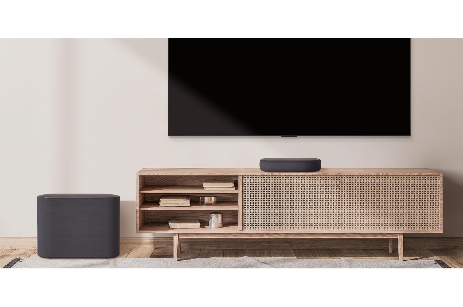 LG Barra de sonido compacta LG QP5 Éclair de 320W de potencia 3.1.2 canales con calidad de sonido Hi-Res Audio, Dolby Atmos, DTS:X  y HDMI eARC., QP5