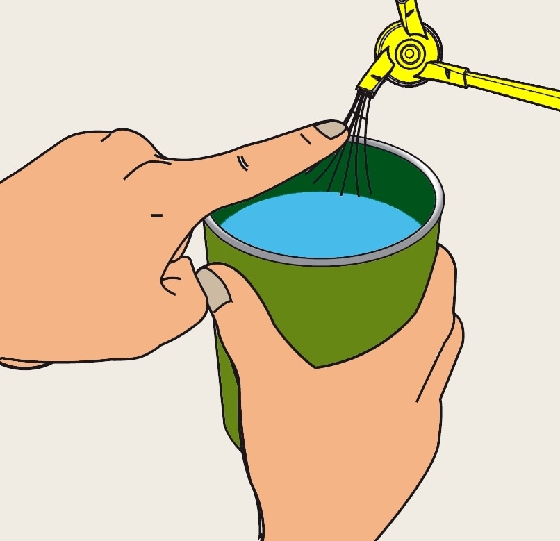 Sumerge los cepillos laterales en agua caliente si se han doblado o deformado.