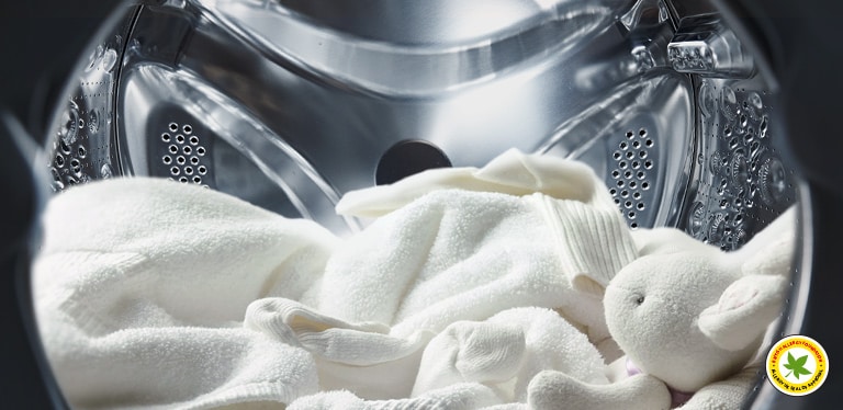 Ropa dentro del tambor de la lavadora