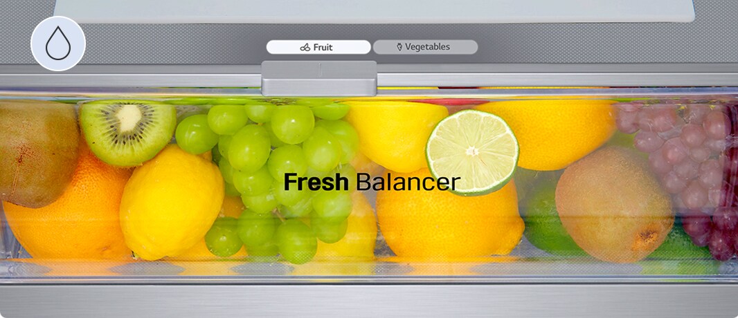 Cajón de frutas LG con limón, uvas y kiwi en la función Fresh Balancer.