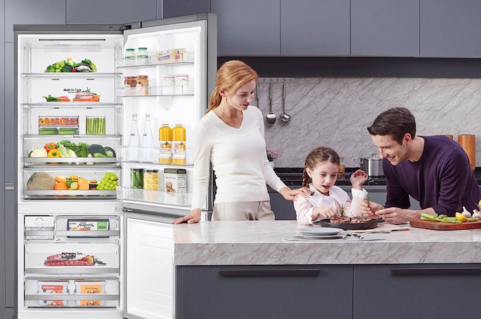 LG Frigorífico Combi 1,85m, Clasificación E, capacidad de 500l, Inox antihuellas, serie 70cm, GBB567PZCMB