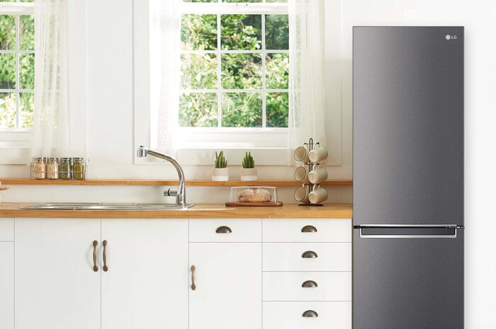 LG Frigorífico Combi, 1,86m, Clasificación E, capacidad de 374l, Inox Grafito Antihuellas, serie 3, GBP31DSLZN