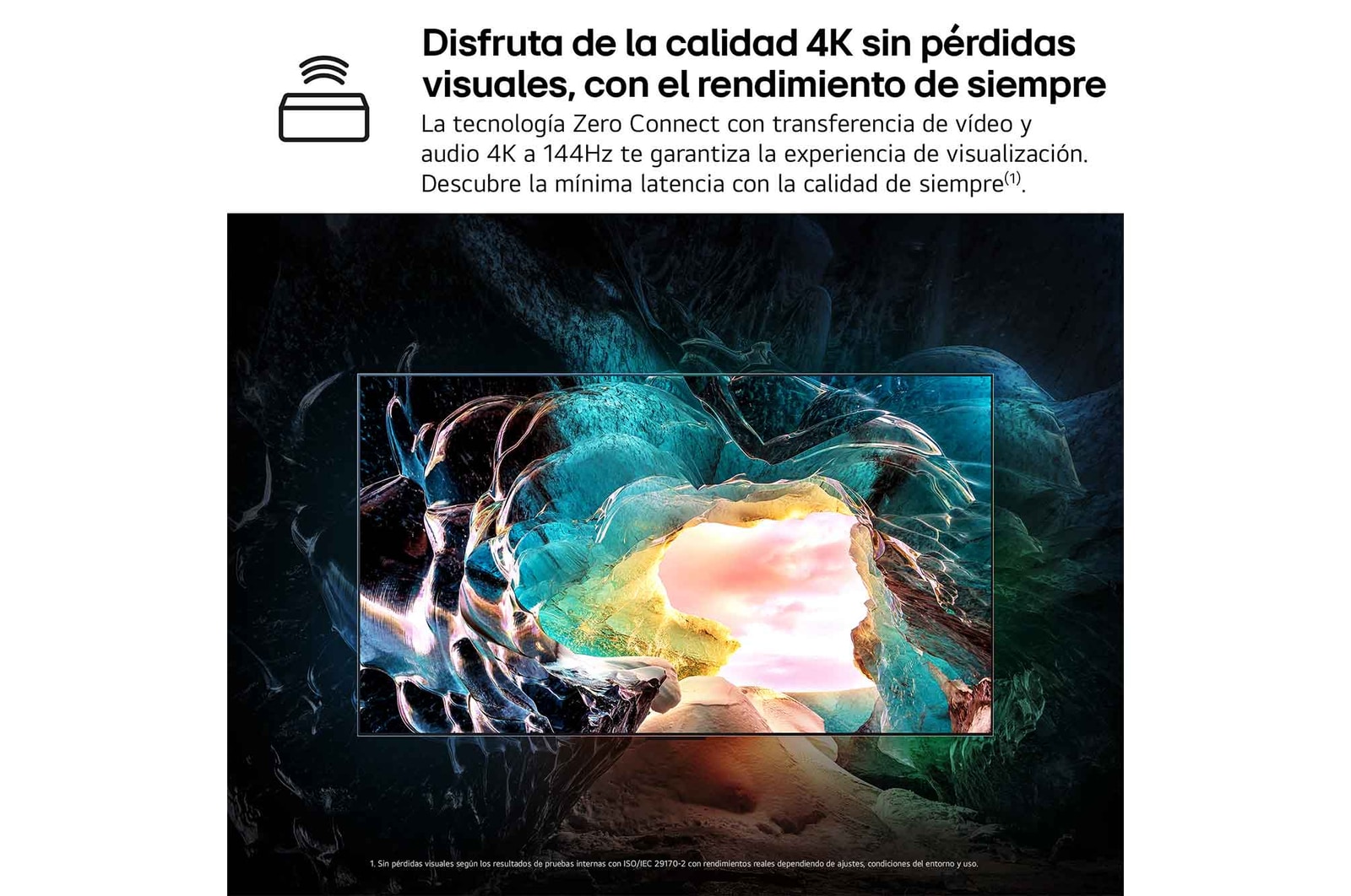 Un salón con un televisor LG OLED TV montado en la pared. En el televisor se ve una cadena montañosa contra un cielo nocturno oscuro y lleno de estrellas. La escena está dividida por la mitad para demostrar cómo Perfect Black ofrece unos niveles de negro reales, tanto si el entorno es luminoso u oscuro. Un lado de la escena muestra una versión más opaca y gris del paisaje denominada pantalla Matte. El otro lado muestra una imagen más agradable con un rango más amplio y dinámico de blancos y negros. Esta pantalla está etiquetada como pantalla con Perfect Black. El logo de la certificación también es visible: la tecnología Perfect Black ofrece unos niveles de negro menores o iguales a 0,24 nit de hasta 500 lux. A su lado hay un globo de texto en el que se puede leer “comprueba la certificación Perfect Black”.
