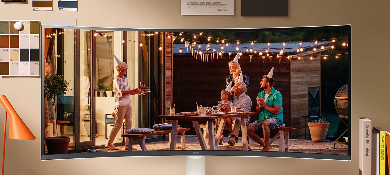 Imagen del monitor 21:9 para comparar con el monitor 16:9.