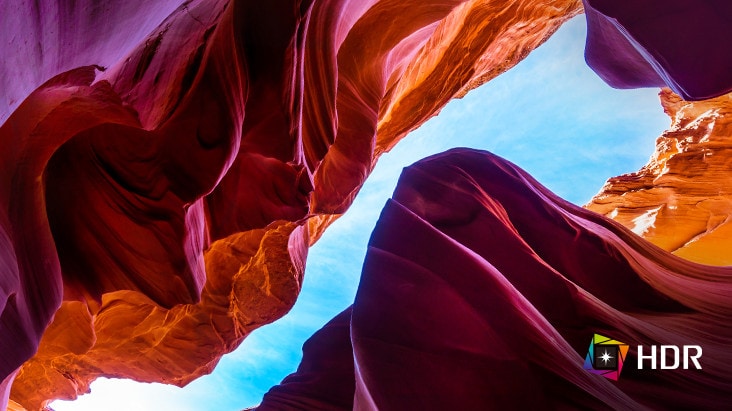 HDR compatible con niveles específicos de color y brillo, basados en la gama de colores sRGB 99% con colores espectaculares del contenido.