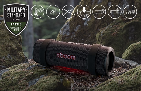 xboom Grab appoggiato in una foresta