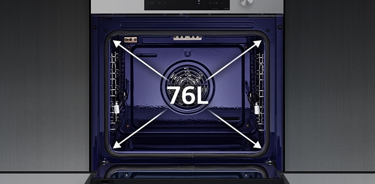 Image qui montre la grande capacité du four.