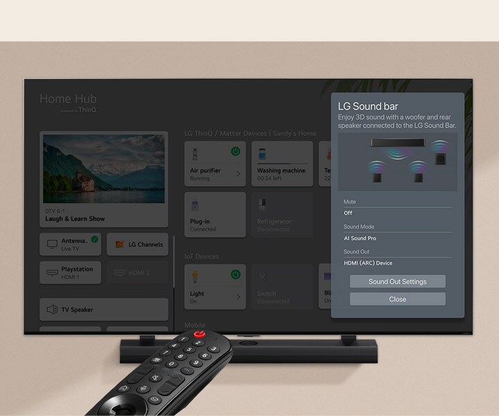 Une télécommande pointée vers un TV LG, montrant les paramètres sur la droite de l’écran.