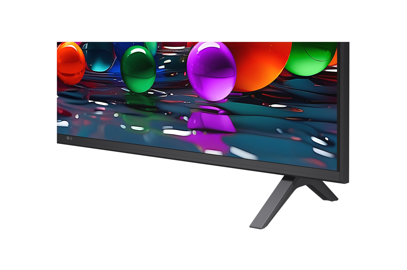 LG TV avec un écran d’une taille impressionnante fixé sur un mur au-dessus d’une LG Soundbar dans un salon au style moderne.
