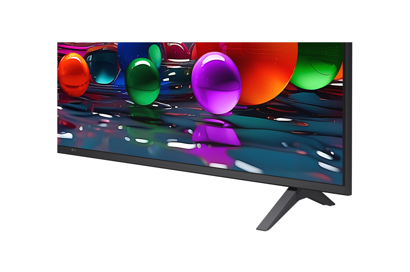 LG TV avec un écran d’une taille impressionnante fixé sur un mur au-dessus d’une LG Soundbar dans un salon au style moderne.