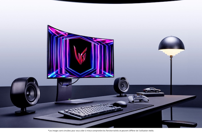 Moniteur Gaming LG UltraGear 34GS95QE dans une installation de jeu épurée et élégante, présentant son écran incurvé et immersif de 34 pouces et son design minimaliste
