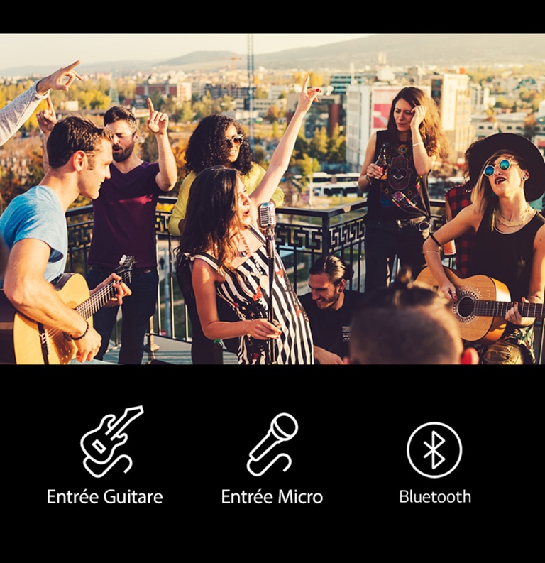 Des personnes assistent à un concert acoustique avec la LG XBOOM XL9T. Sous l'image, les icônes de la guitare, du microphone et du bluetooth sont affichées.