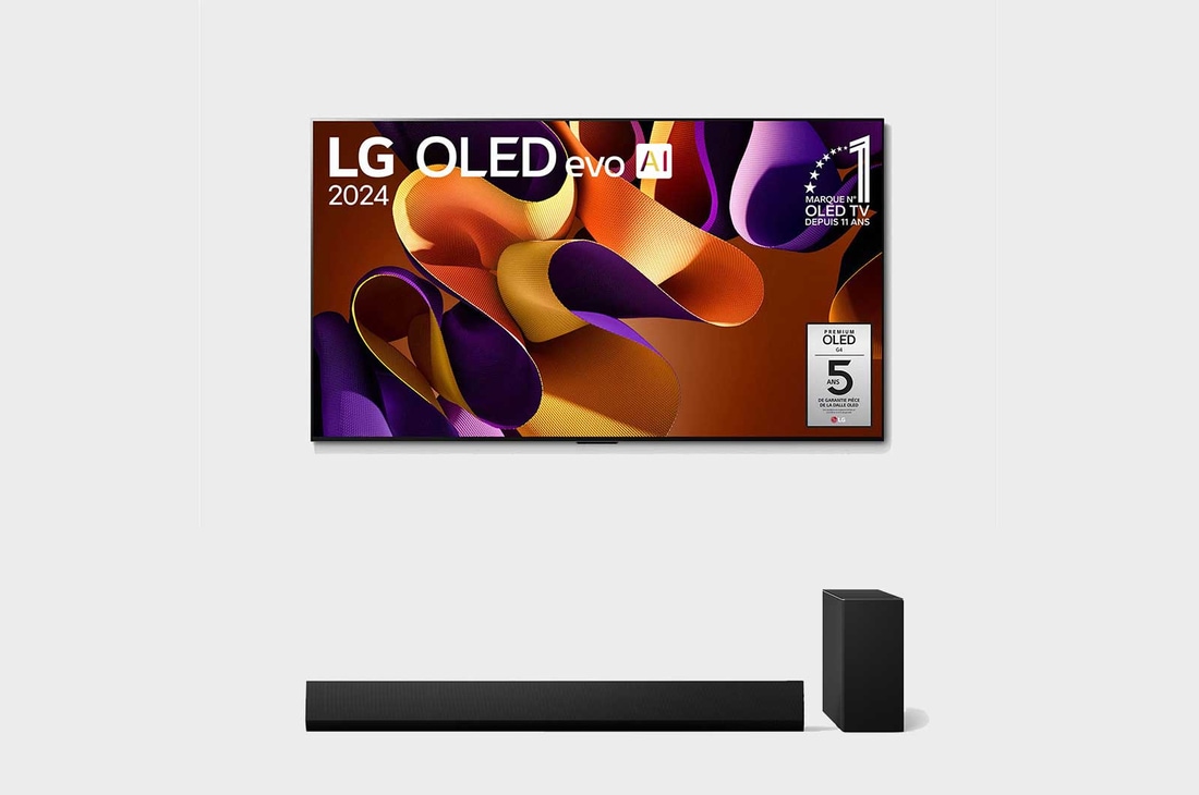 Vue de face avec la TV OLED evo LG, OLED G4, emblème OLED numéro 1 dans le monde pendant 11 ans et logo de la garantie de panneau de 5 ans à l’écran.