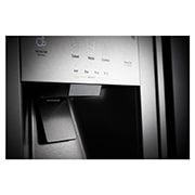 LG SIGNATURE : Réfrigérateur 4 portes | 643 L | Instaview Door-in-Door ® | Ouverture de porte automatique | Wi-Fi Eclipse Display™ | Tiroirs automatiques | Design graphite, LG LSR100