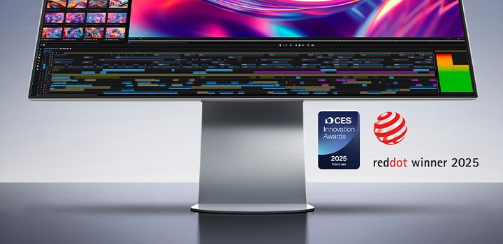 Image du produit LG UltraFine™ evo 32U990A avec son logo et les logos des récompenses ci-dessous