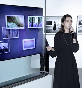 people are talking about photographs at lanching event in taiwan