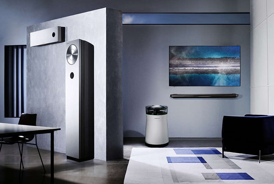 LG SIGNATURE products, OLED TV W, Air Purifier, Air Conditioner, are placed on living room