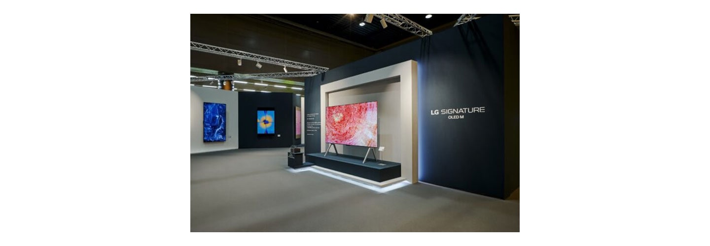 LG OLED Lights up Seoul With Artistic Elegance