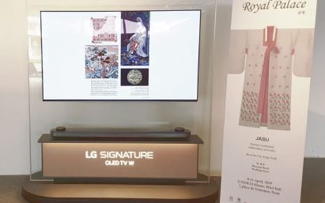 LG OLED TV Highlights Fine Details of Korean Embroidery at Unesco Exhibition