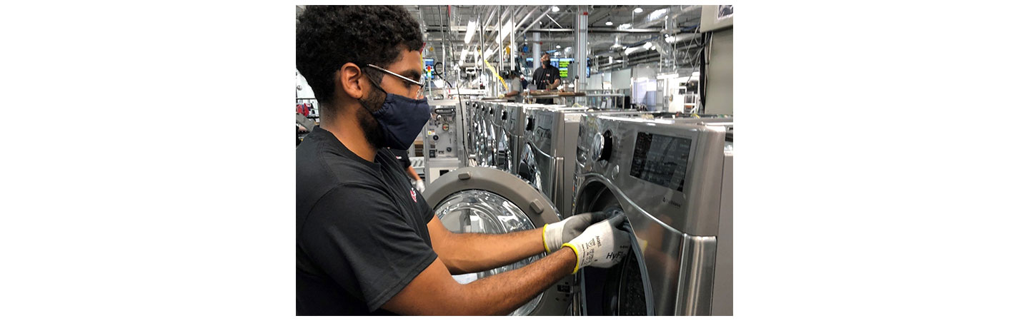 LG PAYS TRIBUTE TO U.S. WORKERS FOR ONE MILLION WASHING MACHINES