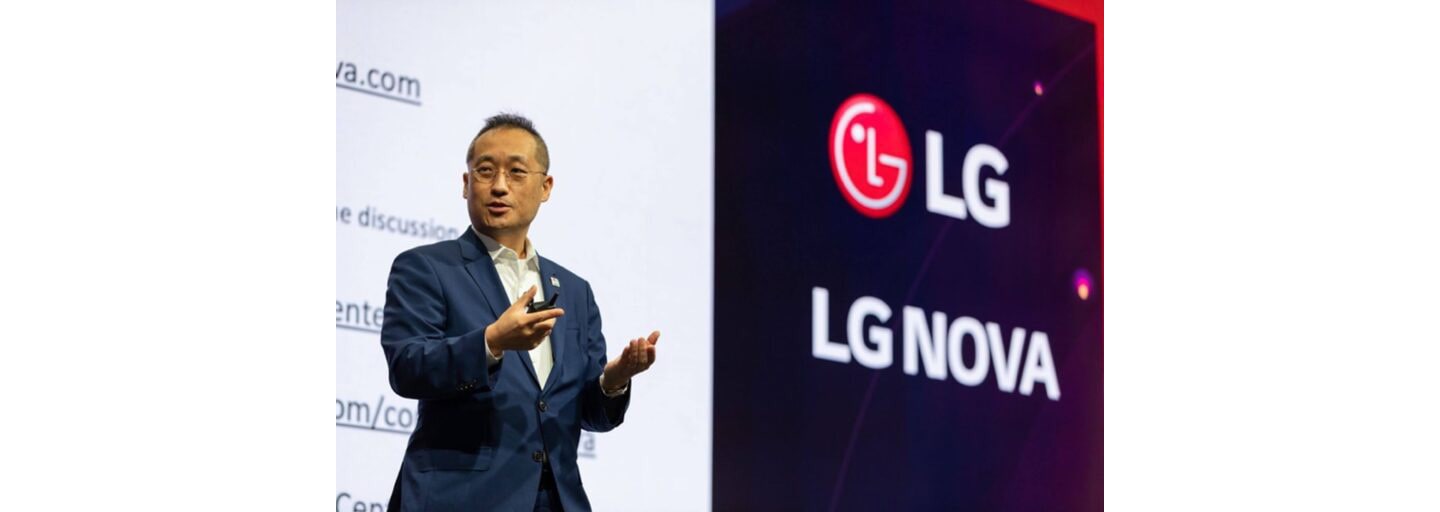 Dr. Sok-woo Rhee, Head of LG NOVA (North America Innovation Center), giving a speech on stage at the Mission Launch Live event