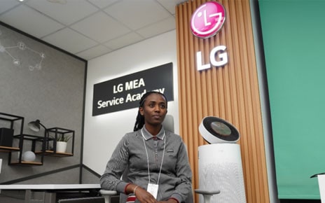 /content/dam/channel/wcms/global/newsroom/lg-story/beyond-news/on-the-job-backed-by-lg-a-young-ethiopian-embarks-on-a-promising-career-in-tech